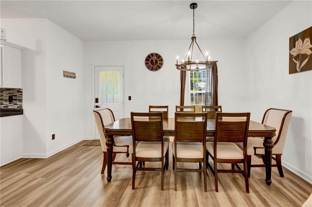3 bedroom, 3 bathroom, 1,624 sq ft single family residence for sale at 2810 Imperial Drive, Cumming, GA 30041 — photo 7