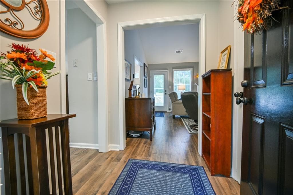 3 bedroom, 2 bathroom, 1,550 sq ft single family residence for sale at 405 Jordan Lane, Locust Grove, GA 30248 — photo 4