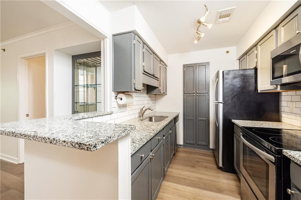 2 bedroom, 2 bathroom, 1,224 sq ft condominium for sale at 1314 Highland Bluff, Atlanta, GA 30339 — photo 7