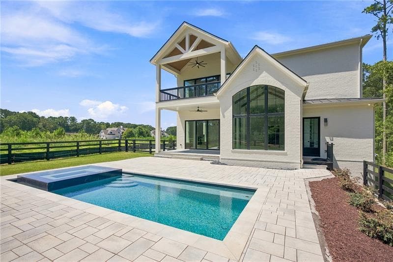 5 bedroom, 7 bathroom, 6,922 sq ft single family residence for sale at 245 Heatherton Way, Milton, GA 30009 — photo 2