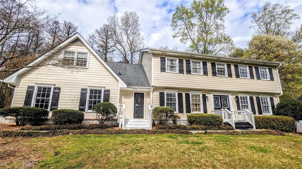 4 bedroom, 3 bathroom, 3,103 sq ft single family residence for rent at 325 Lakeshore Drive, Marietta, GA 30067 for $3,500 a month — photo 2
