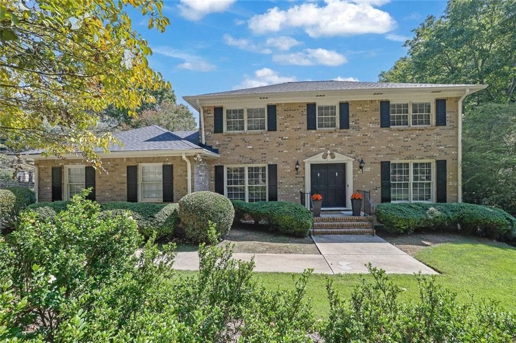 3 bedroom, 3 bathroom, 2,365 sq ft single family residence for rent at 5179 Meadowlake Drive, Dunwoody, GA 30338 for $4,700 a month