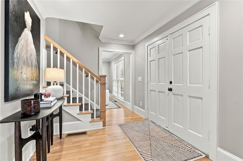 3 bedroom, 3 bathroom, 2,365 sq ft single family residence for rent at 5179 Meadowlake Drive, Dunwoody, GA 30338 for $4,700 a month — photo 4