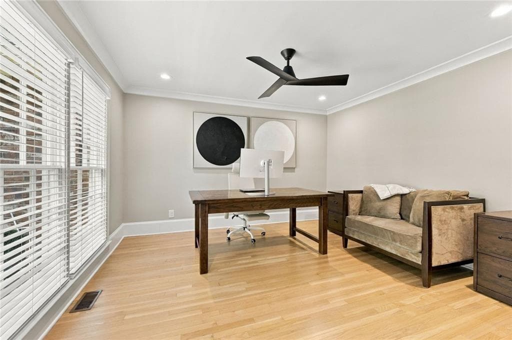 3 bedroom, 3 bathroom, 2,365 sq ft single family residence for rent at 5179 Meadowlake Drive, Dunwoody, GA 30338 for $4,700 a month — photo 5