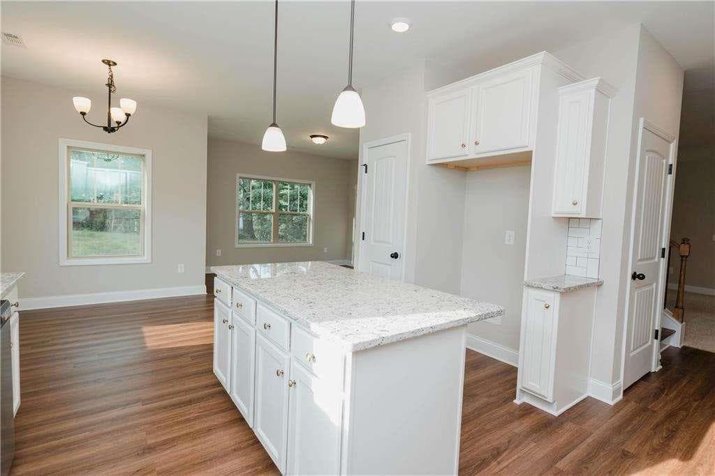 4 bedroom, 3 bathroom, 4,192 sq ft single family residence for sale at 6105 Crowley Drive, Douglasville, GA 30135 — photo 10