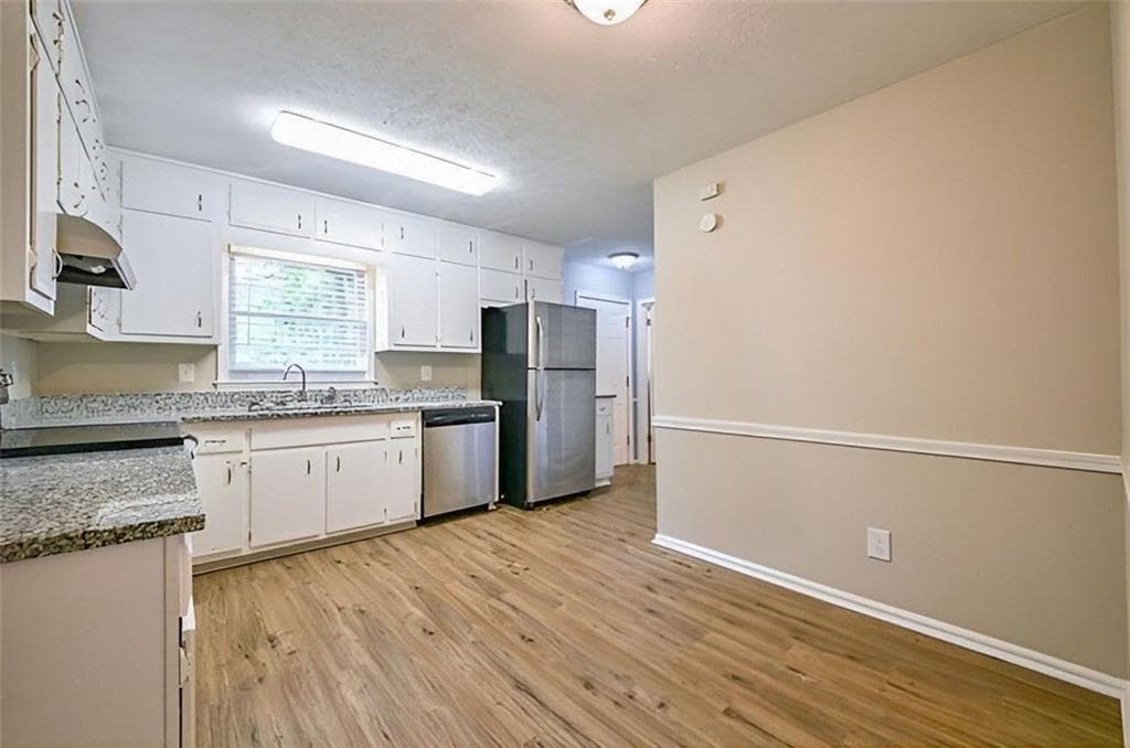 3 bedroom, 2 bathroom, 1,706 sq ft single family residence for sale at 2460 Rolling Acres Drive, Conyers, GA 30094 — photo 10