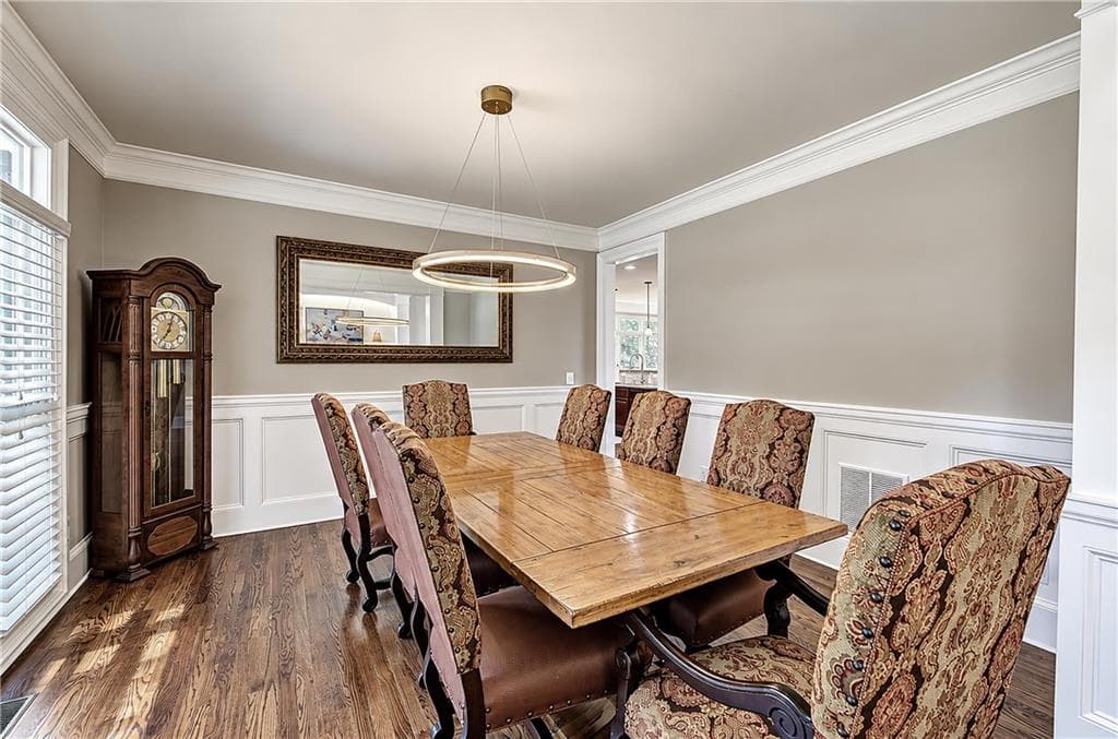 5 bedroom, 5 bathroom, 4,041 sq ft single family residence for sale at 622 West Avenue, Cartersville, GA 30120 — photo 9