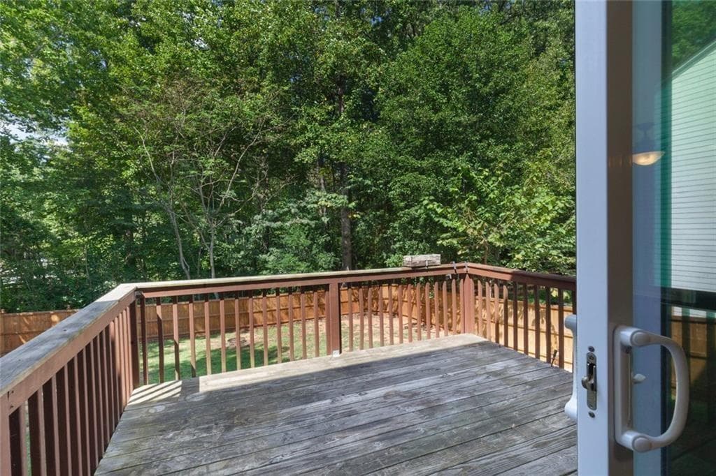 5 bedroom, 3 bathroom, 2,998 sq ft single family residence for sale at 601 Grasmere Court, Marietta, GA 30066 — photo 6