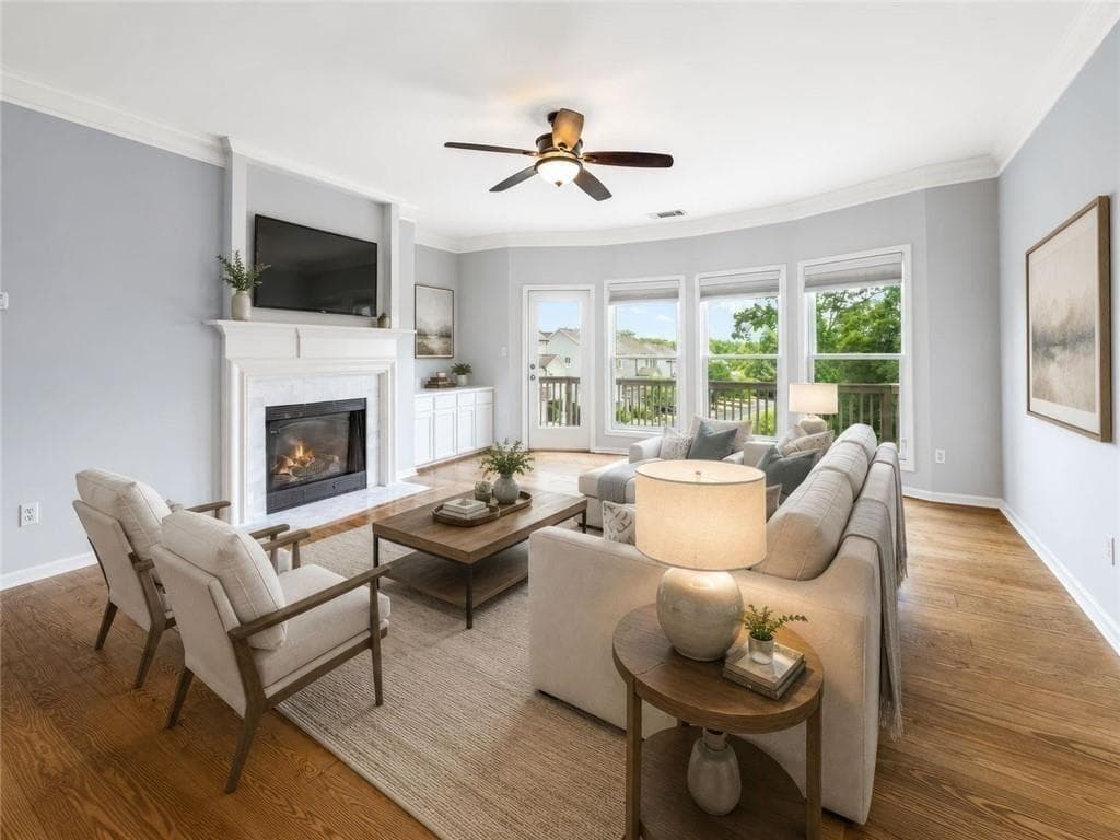 4 bedroom, 4 bathroom, 2,644 sq ft townhouse for sale at 352 Suwanee Avenue, Suwanee, GA 30024 — photo 2