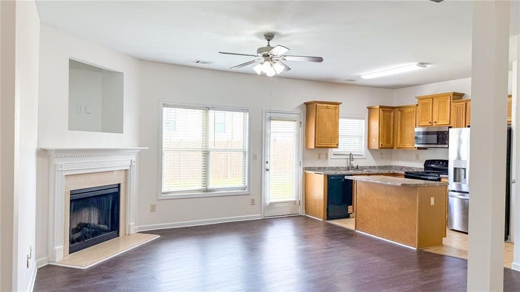 3 bedroom, 3 bathroom, 1,788 sq ft townhouse for sale at 281 Oakland Hills Way, Lawrenceville, GA 30044 — photo 8