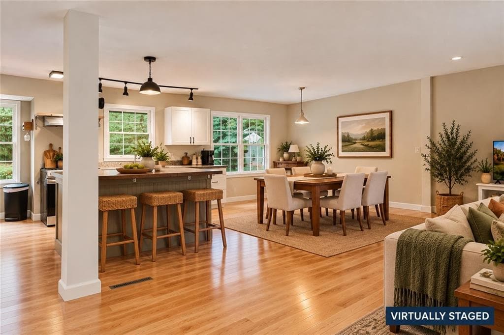 4 bedroom, 3 bathroom, 2,352 sq ft single family residence for sale at 792 Mountainbrooke Circle, Stone Mountain, GA 30087 — photo 3