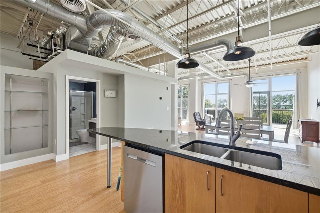 2 bedroom, 2 bathroom, 1,280 sq ft condominium for sale at 5200 Peachtree Road 3415, Atlanta, GA 30341 — photo 9