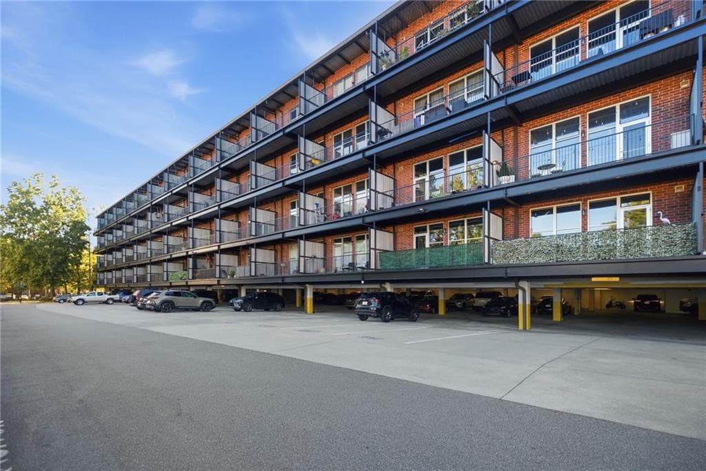 2 bedroom, 2 bathroom, 1,280 sq ft condominium for sale at 5200 Peachtree Road 3415, Atlanta, GA 30341 — photo 2