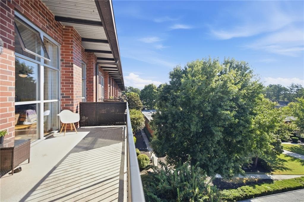 2 bedroom, 2 bathroom, 1,280 sq ft condominium for sale at 5200 Peachtree Road 3415, Atlanta, GA 30341 — photo 4