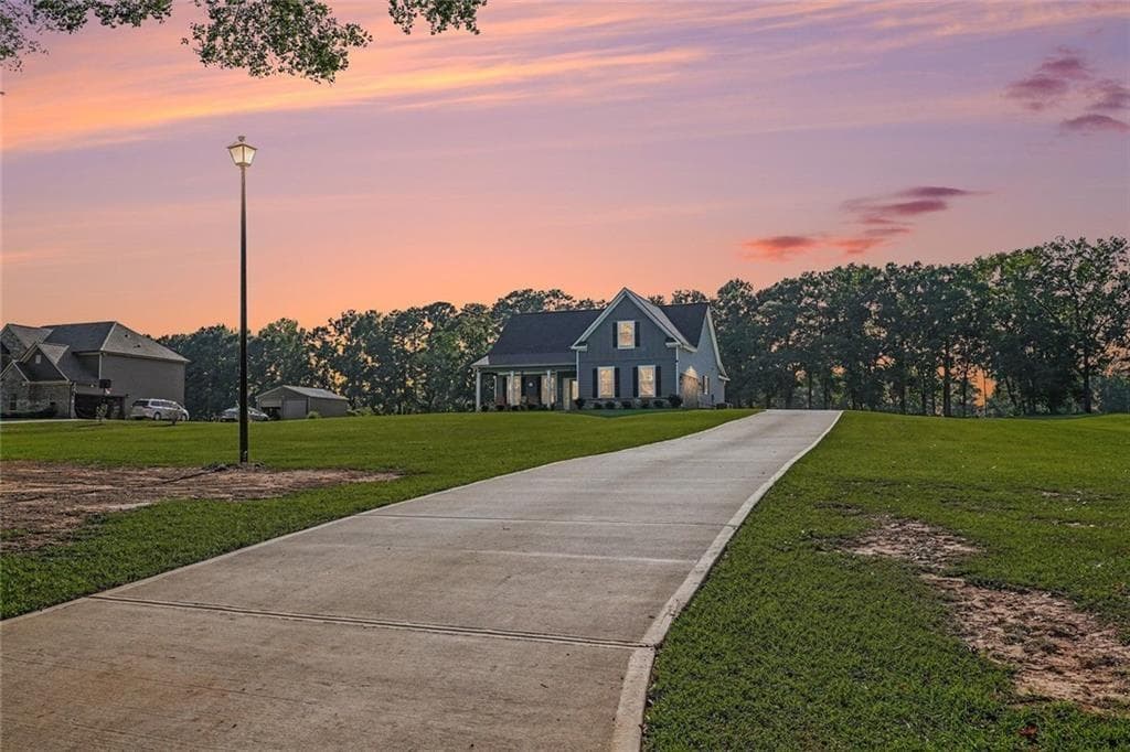 5 bedroom, 4 bathroom, 2,641 sq ft single family residence for sale at 140 Austin Drive, Mcdonough, GA 30252 — photo 4