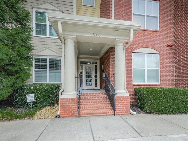 2 bedroom, 2 bathroom, 1,332 sq ft condominium for sale at 3150 WOODWALK Drive 3112, Atlanta, GA 30339