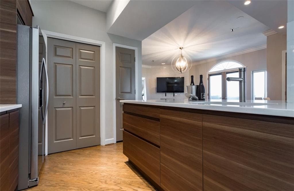 2 bedroom, 2 bathroom, 1,209 sq ft condominium for sale at 2161 Peachtree Road 605, Atlanta, GA 30309 — photo 7
