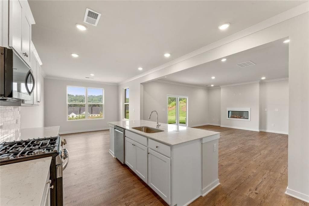 5 bedroom, 4 bathroom, 3,403 sq ft single family residence for sale at 2644 Marshwood Circle, Gainesville, GA 30507 — photo 7