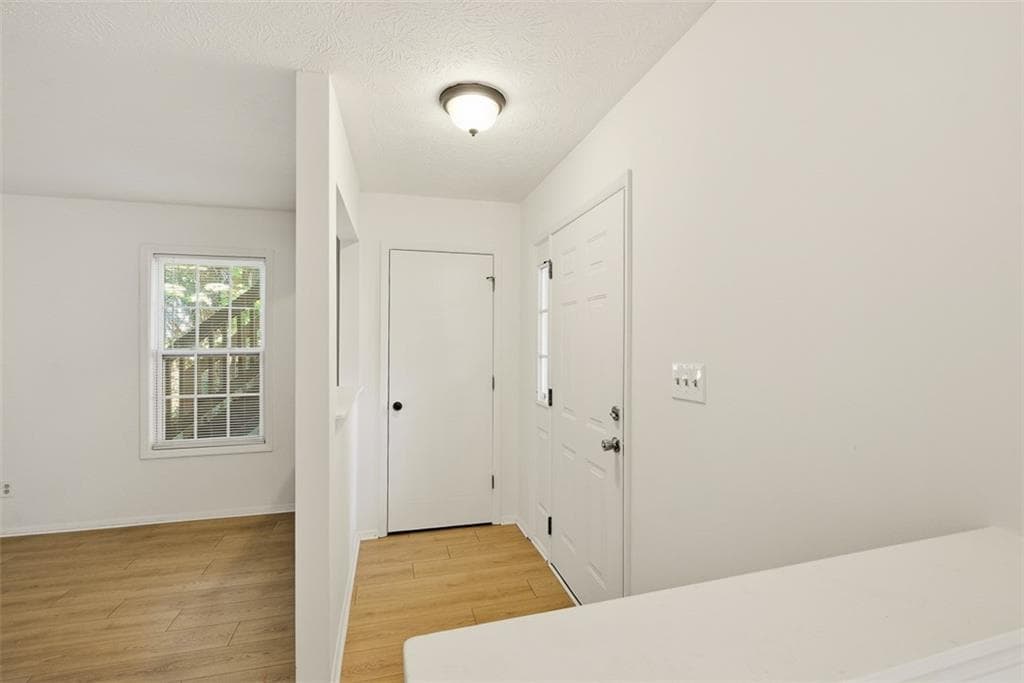 2 bedroom, 2 bathroom, 1,253 sq ft condominium for sale at 1206 Country Park Drive 1206, Smyrna, GA 30080 — photo 5
