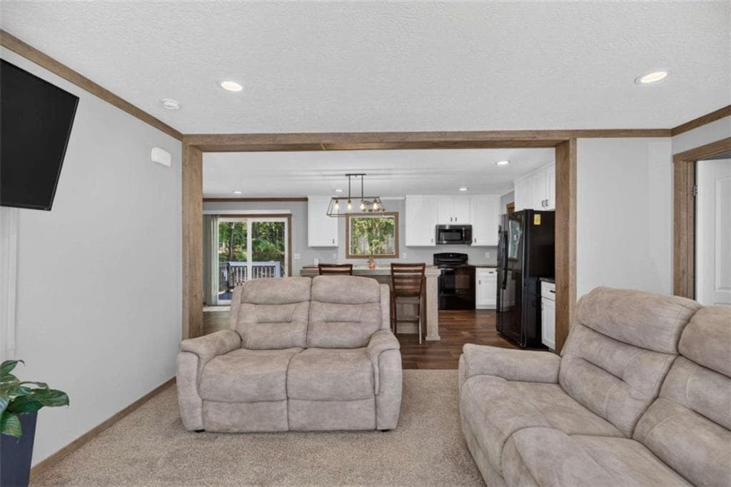 4 bedroom, 2 bathroom, 2,100 sq ft single family residence for sale at 86 Shadow Lake Road, Carrollton, GA 30116 — photo 5
