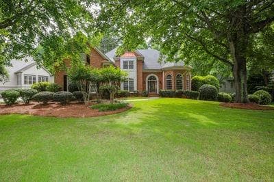 6 bedroom, 6 bathroom, 3,809 sq ft single family residence for rent at 9485 Nesbit Lakes Drive, Alpharetta, GA 30022 for $5,500 a month — photo 2