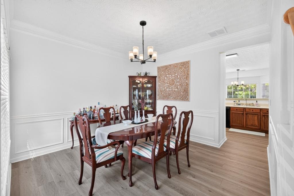 3 bedroom, 3 bathroom, 1,992 sq ft single family residence for sale at 909 Milton Circle, Loganville, GA 30052 — photo 6