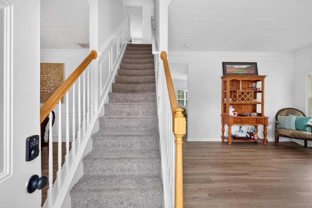 3 bedroom, 3 bathroom, 1,992 sq ft single family residence for sale at 909 Milton Circle, Loganville, GA 30052 — photo 8