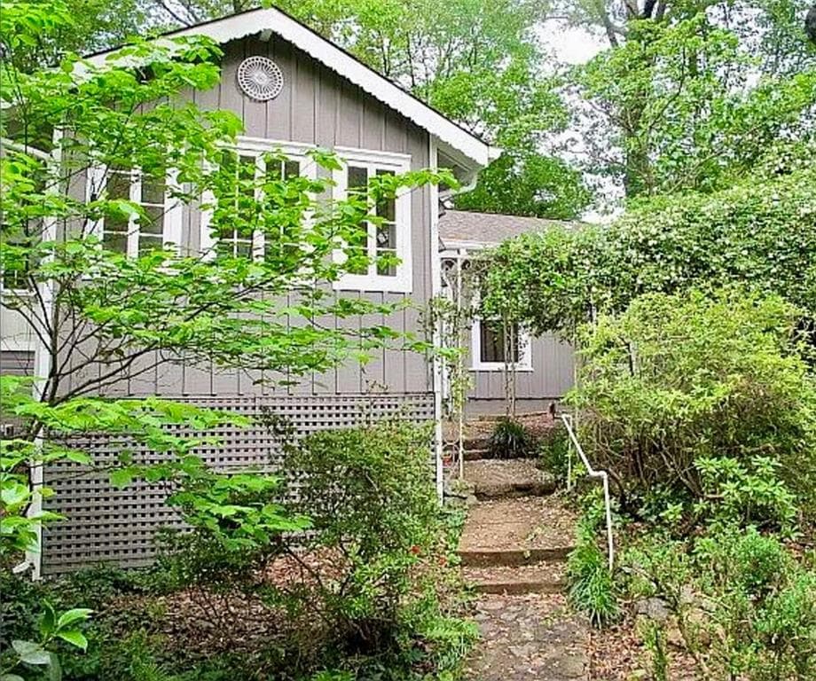 2 bedroom, 3 bathroom, 1,347 sq ft single family residence for sale at 478 Burlington Road, Atlanta, GA 30307 — photo 3