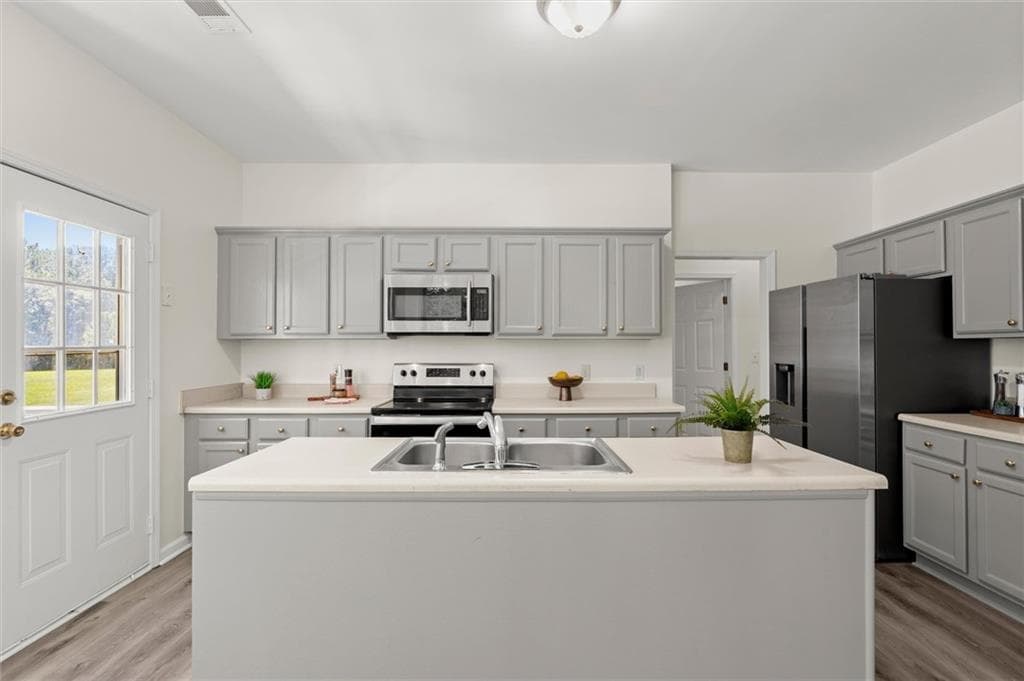 3 bedroom, 2 bathroom, 1,799 sq ft single family residence for sale at 125 Kevins Drive, Hampton, GA 30228 — photo 10
