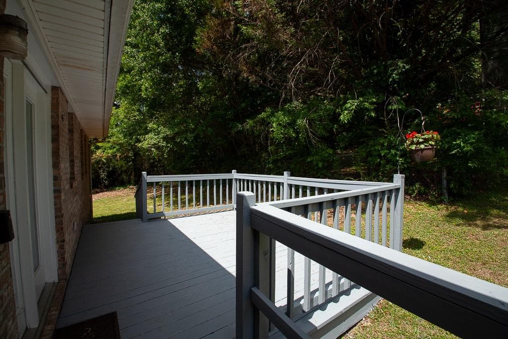 3 bedroom, 2 bathroom, 1,654 sq ft single family residence for sale at 102 Lindsey Court, Calhoun, GA 30701 — photo 6