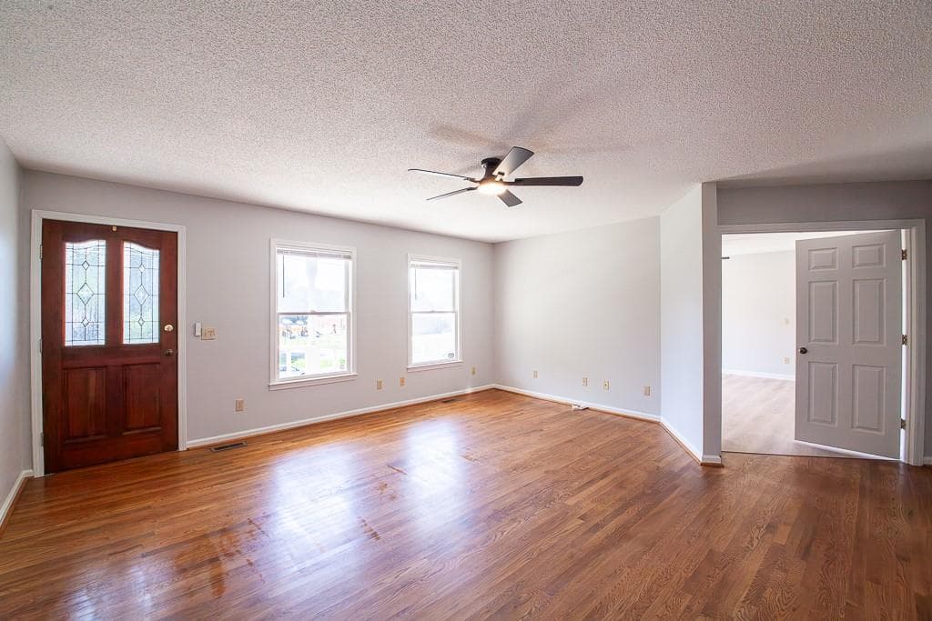 3 bedroom, 2 bathroom, 1,654 sq ft single family residence for sale at 102 Lindsey Court, Calhoun, GA 30701 — photo 7