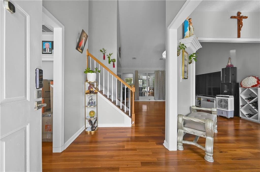 3 bedroom, 3 bathroom, 1,820 sq ft single family residence for sale at 2849 weston brook Lane, Duluth, GA 30096 — photo 2