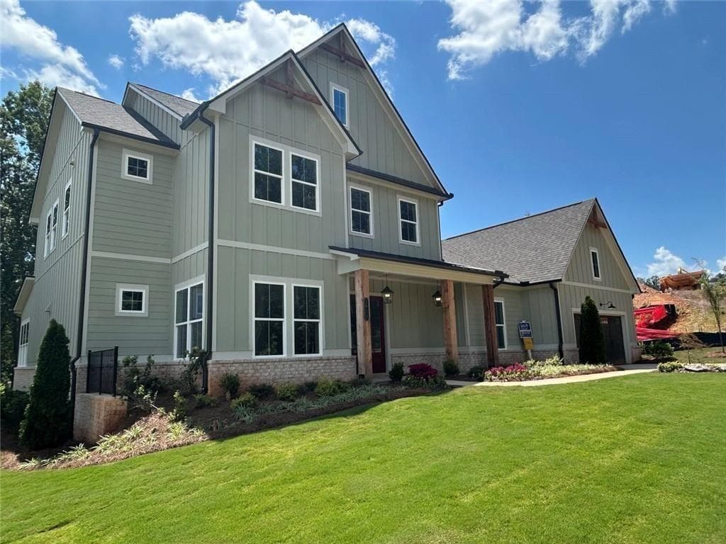 4 bedroom, 4 bathroom, 3,933 sq ft single family residence for sale at 1618 Ahaluna Drive, Gainesville, GA 30501 — photo 2