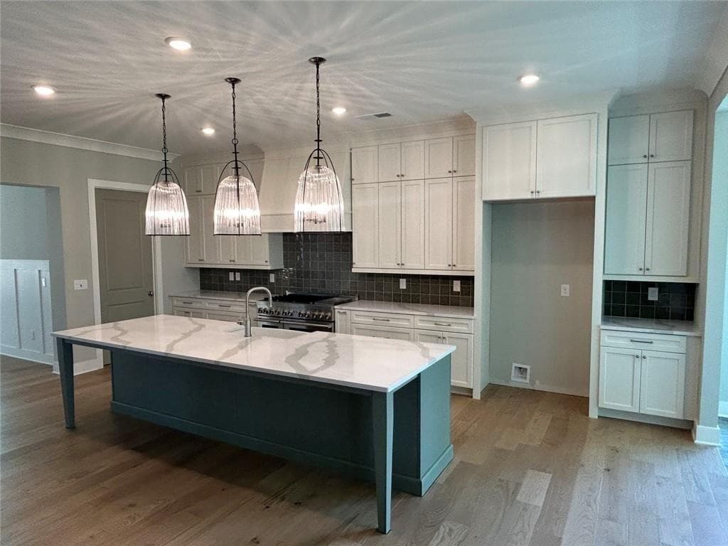 4 bedroom, 4 bathroom, 3,933 sq ft single family residence for sale at 1618 Ahaluna Drive, Gainesville, GA 30501 — photo 6