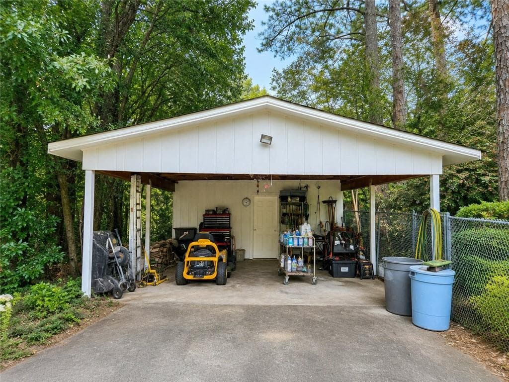 4 bedroom, 3 bathroom, 2,109 sq ft single family residence for sale at 2523 Andover Drive, Atlanta, GA 30360 — photo 10