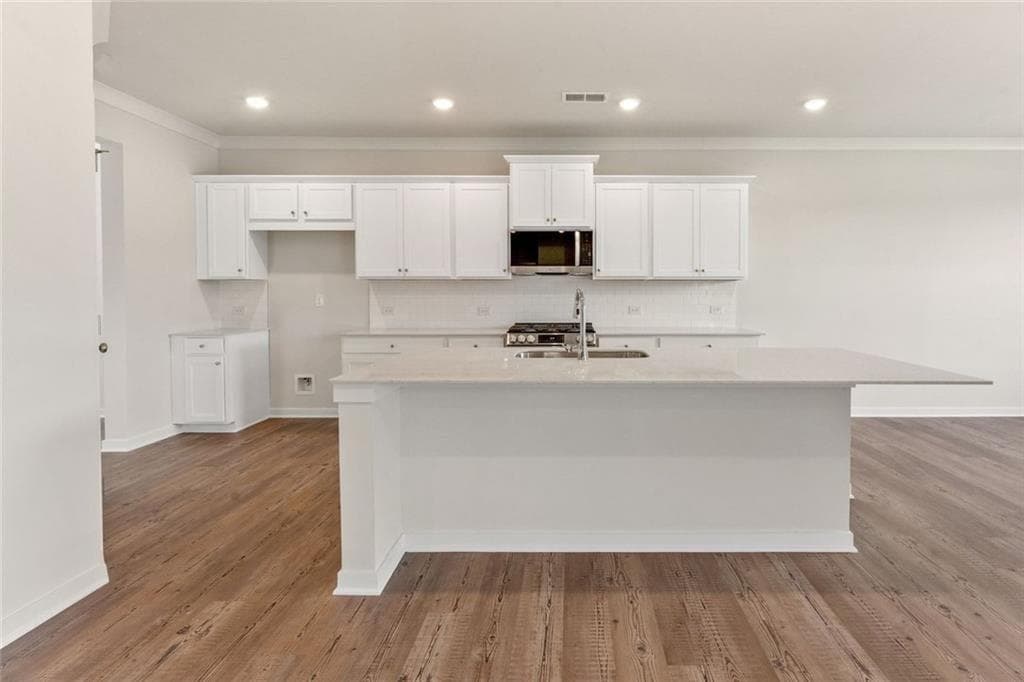 5 bedroom, 4 bathroom, 3,403 sq ft single family residence for sale at 2637 Marshwood Circle, Gainesville, GA 30507 — photo 6