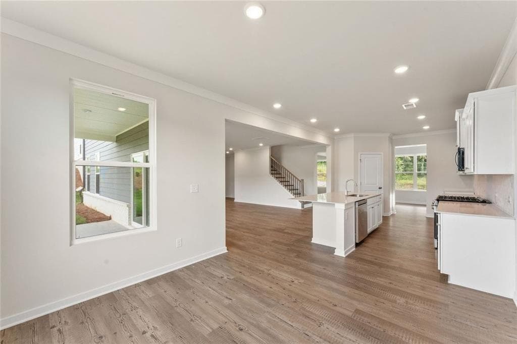 5 bedroom, 4 bathroom, 3,403 sq ft single family residence for sale at 2637 Marshwood Circle, Gainesville, GA 30507 — photo 9