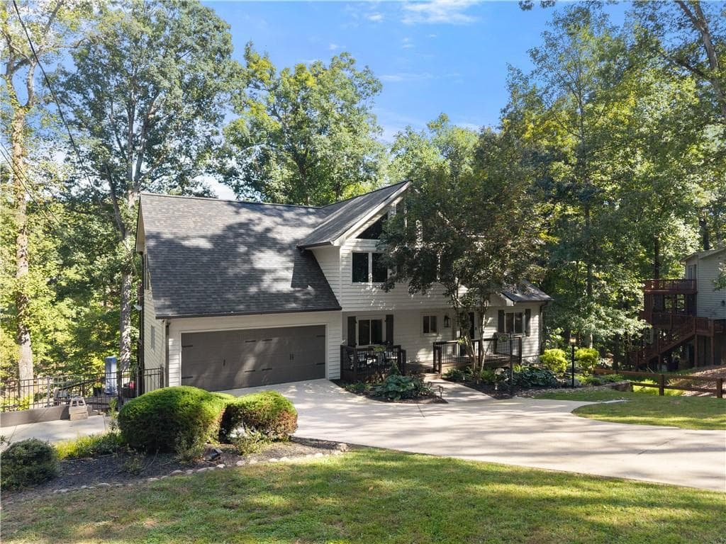 4 bedroom, 3 bathroom, 4,043 sq ft single family residence for sale at 6855 Turner Court, Cumming, GA 30041 — photo 8