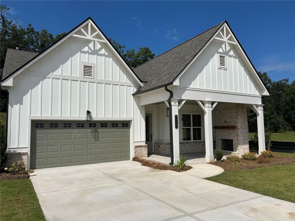 3 bedroom, 3 bathroom, 2,515 sq ft home for sale at 1553 Assembly Circle, Gainesville, GA