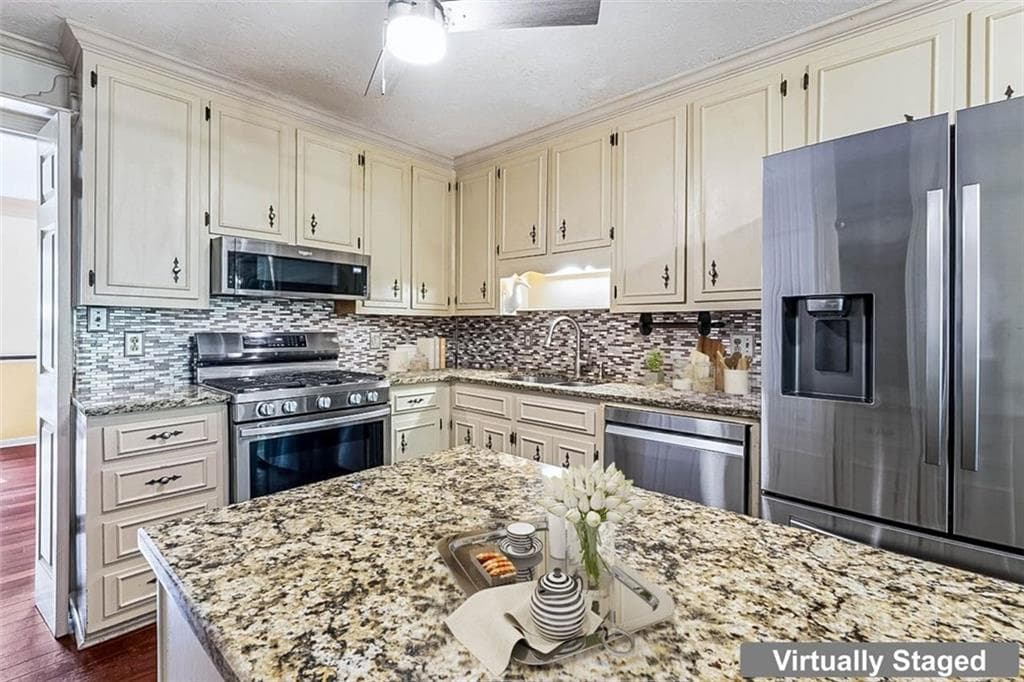 4 bedroom, 4 bathroom, 2,895 sq ft single family residence for sale at 3331 Channing Court, Lawrenceville, GA 30044 — photo 9