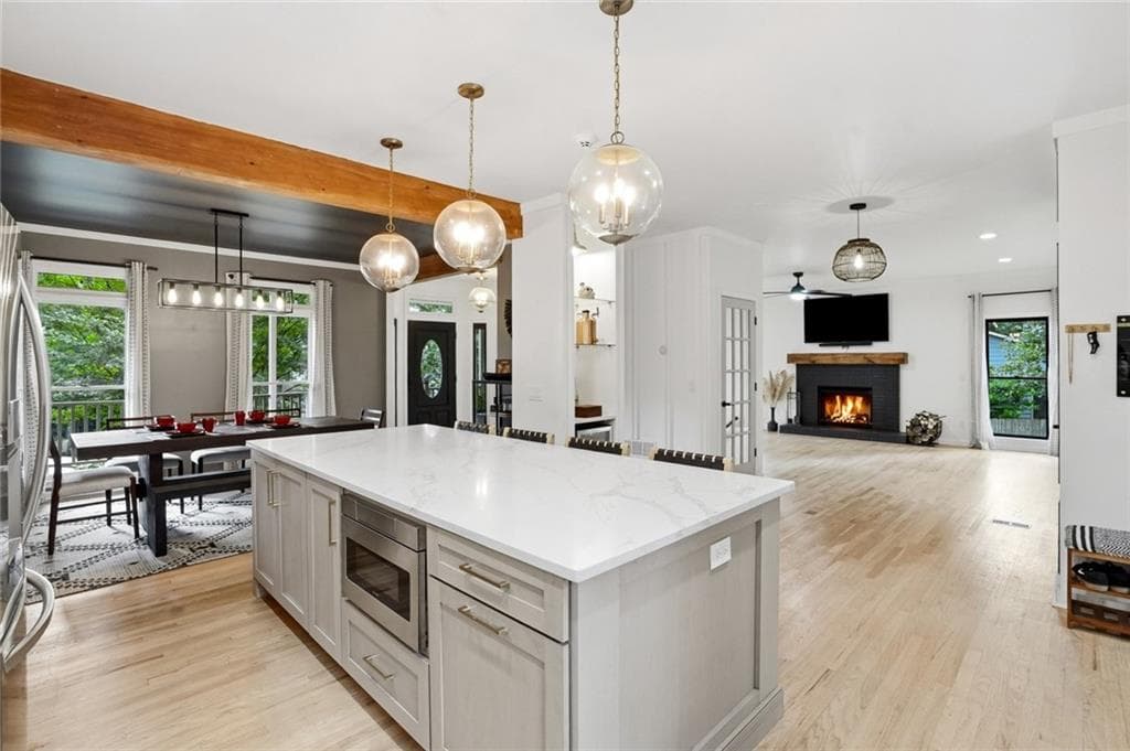 3 bedroom, 4 bathroom, 2,989 sq ft single family residence for sale at 421 Eagle Ridge Trail, Canton, GA 30114 — photo 3
