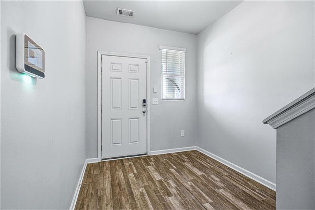 3 bedroom, 3 bathroom, 1,514 sq ft townhouse for sale at 6338 Kinsland Court, Lithonia, GA 30058 — photo 4