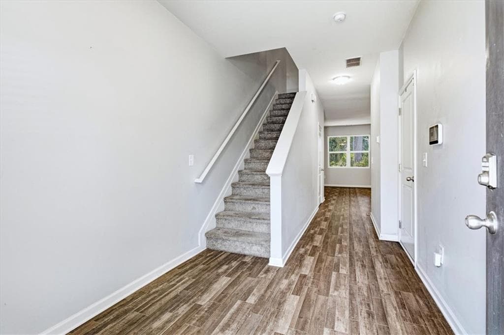 3 bedroom, 3 bathroom, 1,514 sq ft townhouse for sale at 6338 Kinsland Court, Lithonia, GA 30058 — photo 5