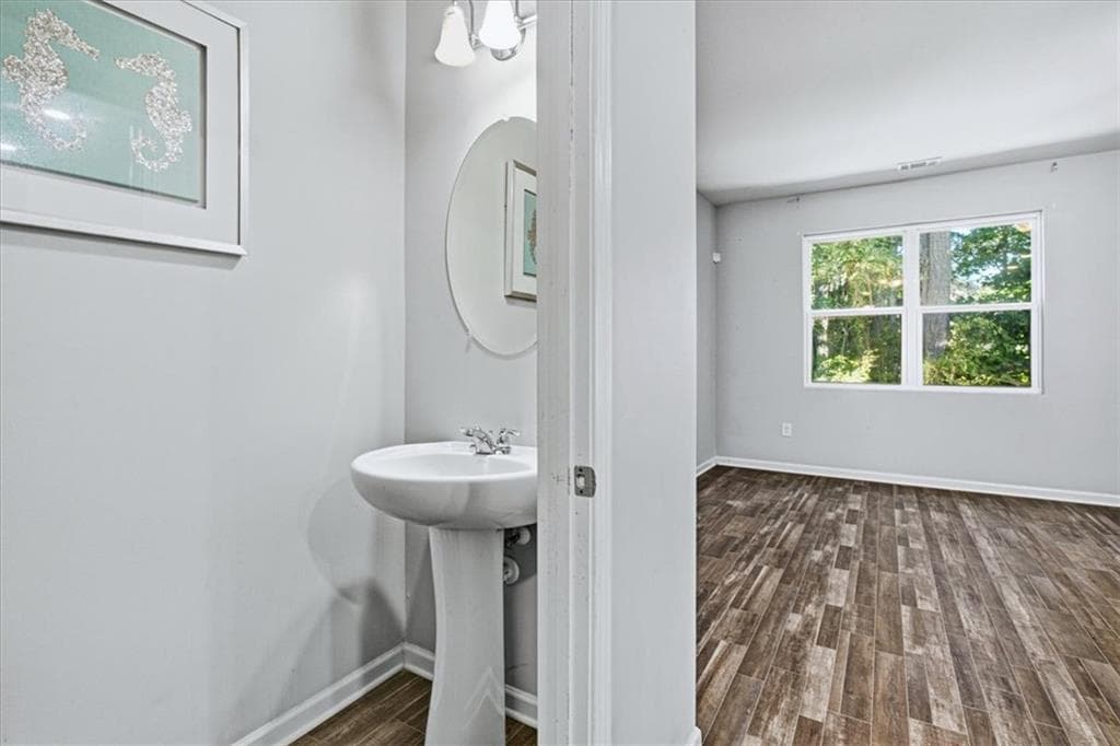 3 bedroom, 3 bathroom, 1,514 sq ft townhouse for sale at 6338 Kinsland Court, Lithonia, GA 30058 — photo 6