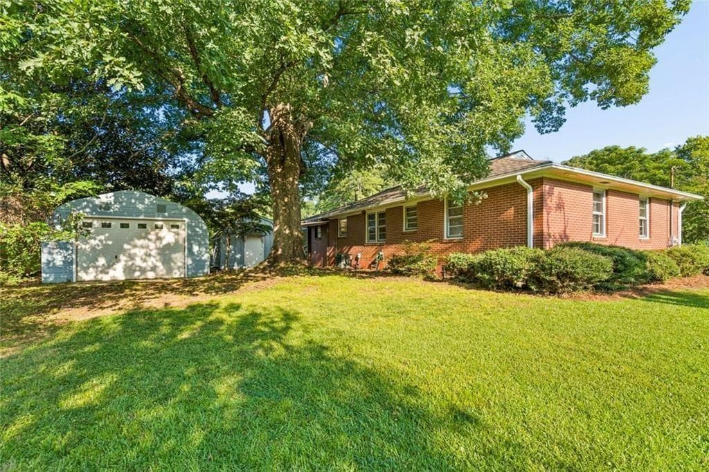 3 bedroom, 1 bathroom, 1,176 sq ft single family residence for sale at 640 Kennesaw Drive, Smyrna, GA 30080 — photo 9