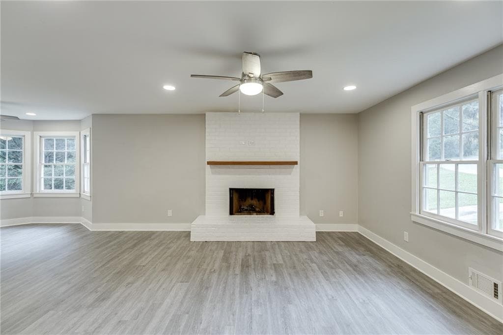 5 bedroom, 3 bathroom, 2,942 sq ft single family residence for sale at 6211 Laurel Wood Trail, Flowery Branch, GA 30542 — photo 6