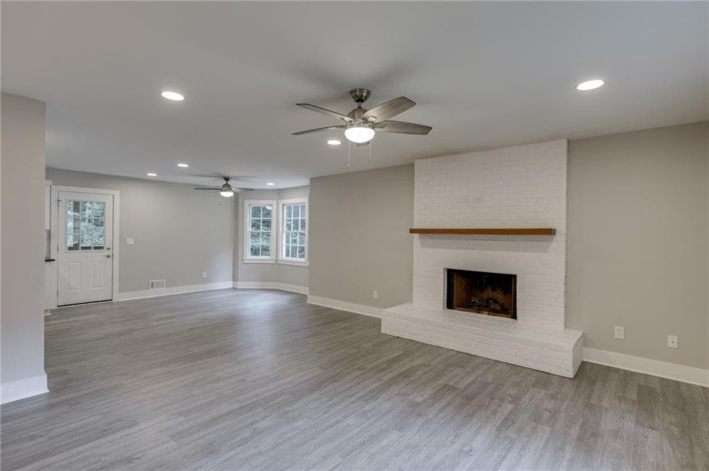 5 bedroom, 3 bathroom, 2,942 sq ft single family residence for sale at 6211 Laurel Wood Trail, Flowery Branch, GA 30542 — photo 7