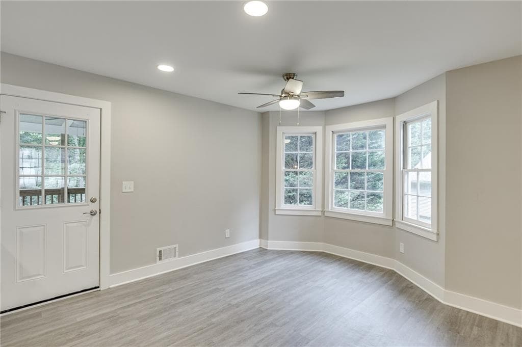 5 bedroom, 3 bathroom, 2,942 sq ft single family residence for sale at 6211 Laurel Wood Trail, Flowery Branch, GA 30542 — photo 10