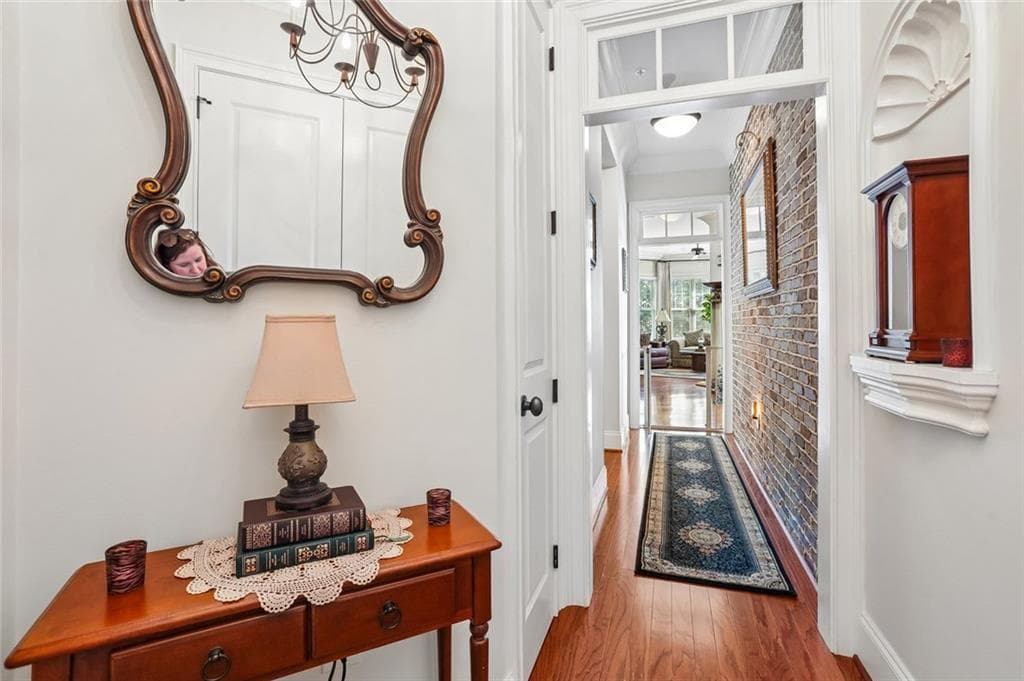 2 bedroom, 2 bathroom, 1,401 sq ft condominium for sale at 3635 E Paces Circle 1419, Atlanta, GA 30326 — photo 3