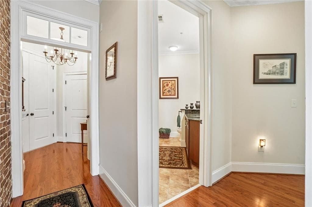 2 bedroom, 2 bathroom, 1,401 sq ft condominium for sale at 3635 E Paces Circle 1419, Atlanta, GA 30326 — photo 4
